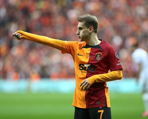 Foto - Galatasaray'ın süperstarı Kerem Aktürkoğlu transfer oluyor! Bomba haberi duyurdular...