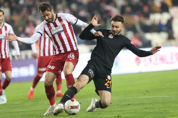 Galatasaray'ın transfer hatasını açıkladı: Patır patır bu olmaya başladı: Açık açık tehdit etti: Gelişme depreme yol açtı…