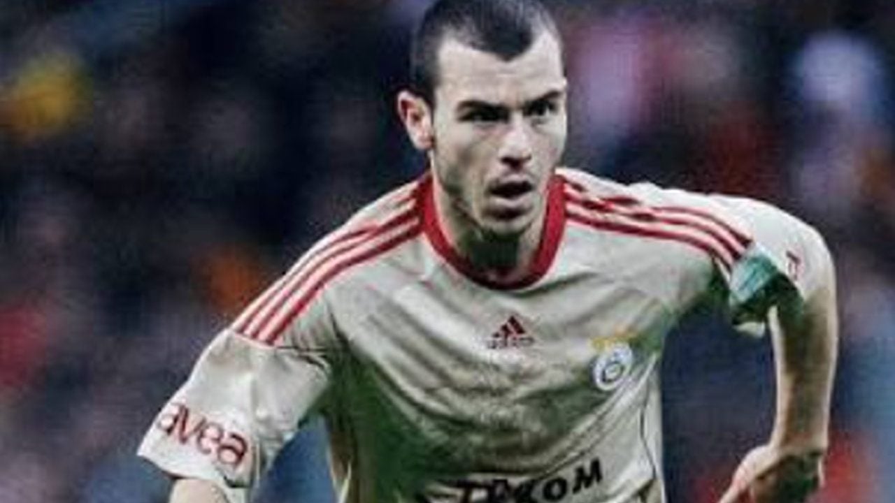 Foto - Galatasaray’ın ve A Milli Takım’ın eski futbolcusundan edepsizlik: Kafayı Cemil Tugay ve AK Parti’ye taktı
