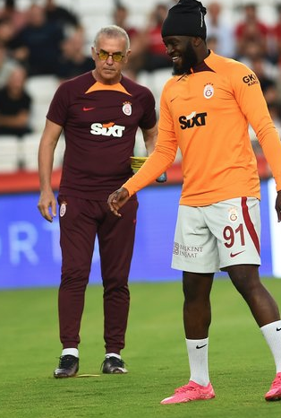 Foto - Galatasaray'ın yıldızı ile ilgili o iddia ortalığı ayağa kaldırmıştı! Ve flaş açıklama az önce geldi! Şimdi ne olacak?