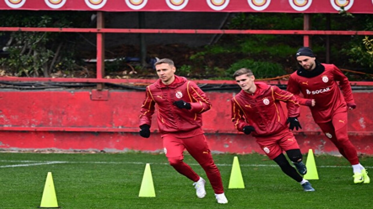 Foto - Galatasaraylı futbolcu espiri konusu oldu! ‘Cebine taş koyun'