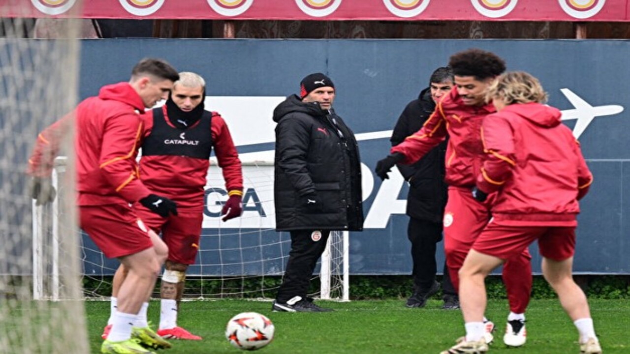 Foto - Galatasaraylı futbolcu espiri konusu oldu! ‘Cebine taş koyun'