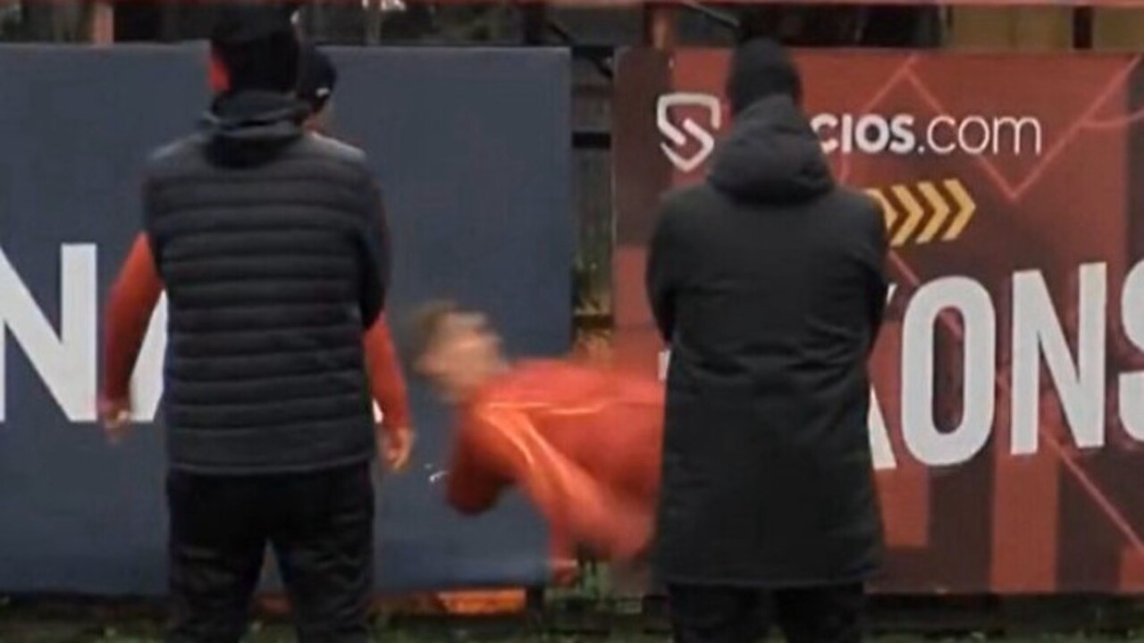 Galatasaraylı futbolcu espiri konusu oldu! ‘Cebine taş koyun'