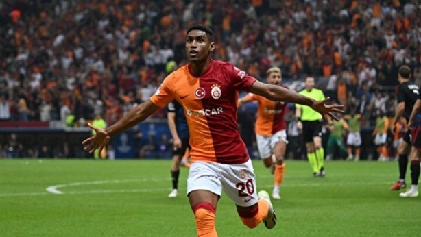 Foto - Galatasaraylı oyuncudan Fenerbahçelileri çıldırtacak paylaşım!