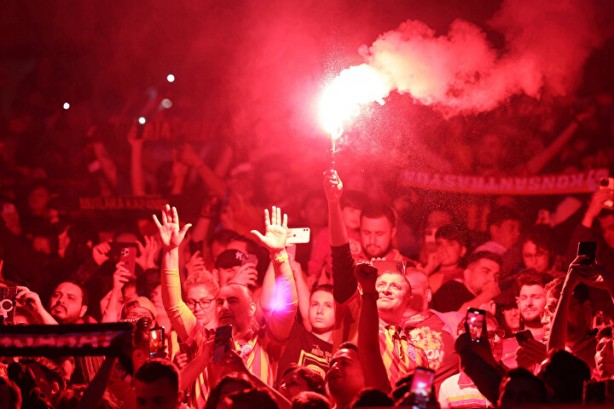 Foto - Galatasaraylı oyuncudan Fenerbahçelileri çıldırtacak paylaşım!