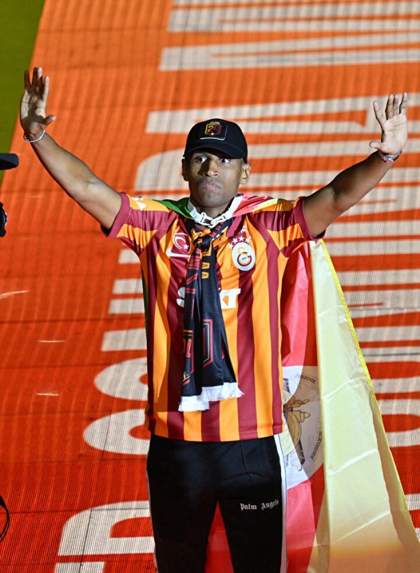 Foto - Galatasaraylı oyuncudan Fenerbahçelileri çıldırtacak paylaşım!