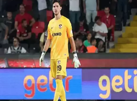 Foto - Galatasaraylı oyuncuyu gönderiyor! Marius Sumudica geldiği gibi bir yıldızın biletini kesti, yerine istediği isim...