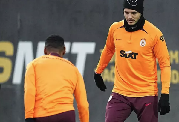 Foto - Galatasaraylı taraftarlardan bomba "Icardi" çıkışı: Kimsenin beklemediği oldu! Yer yerinden oynayacak…