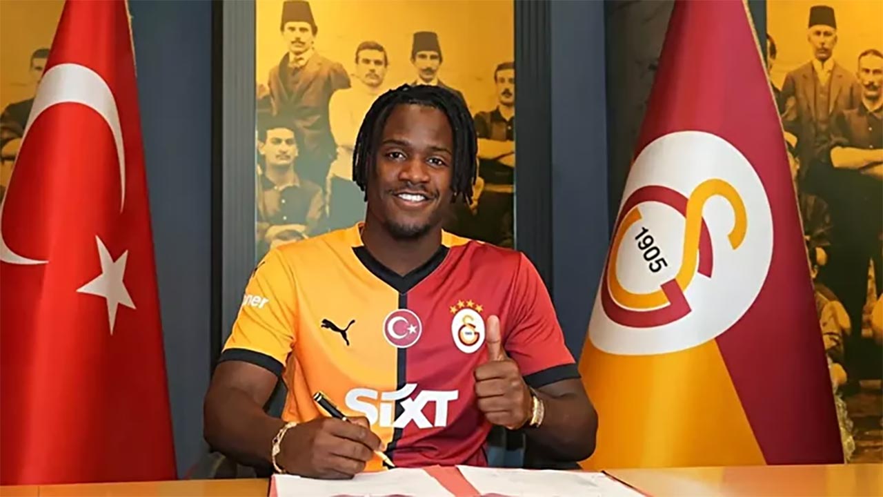 Foto - Galatasaraylı yıldızdan büyük hata! Maç gününü karıştırınca taraftar çılgına döndü