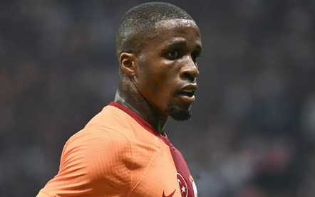 Galatasaraylılar çılgına döndü! Bir sus be Wilfried Zaha! 15'lik ergenler bile senden daha az konuşuyor