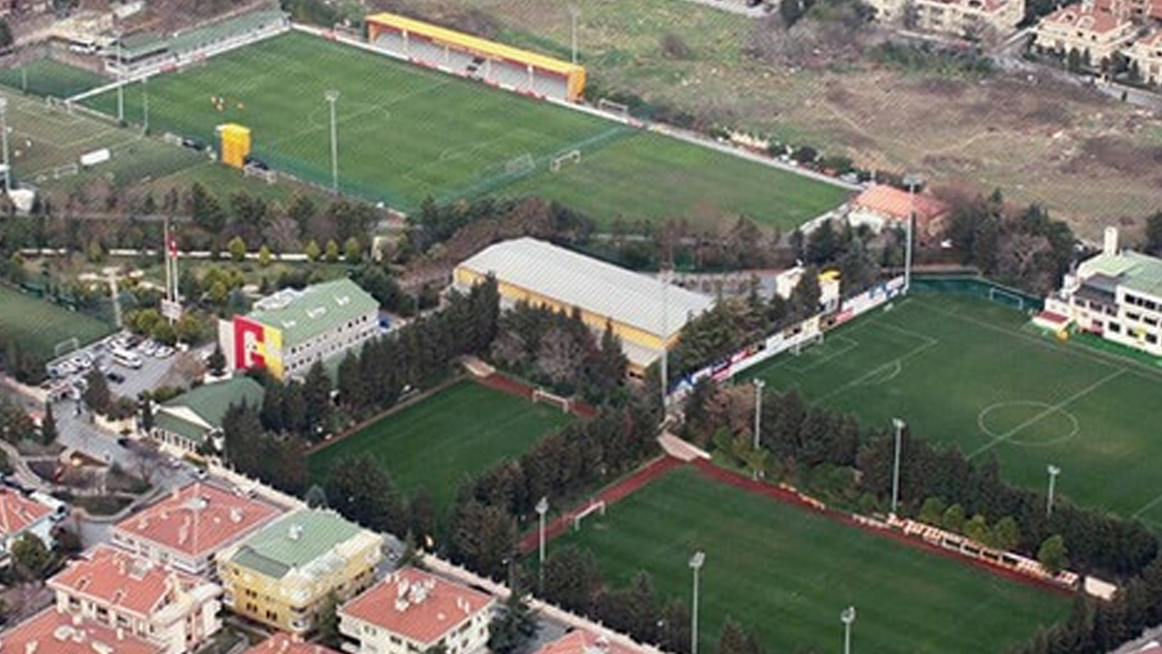 Galatasaraylılar kara kara düşündürecek haber! Milyonlarca taraftarı ilgilendiriyor! İşte bu hiç hesapta yoktu