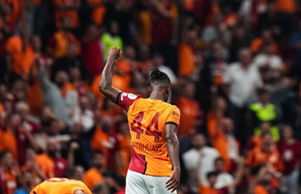 Foto - Galatasaraylılar küplere bindi! Batshuayi'den olay paylaşım