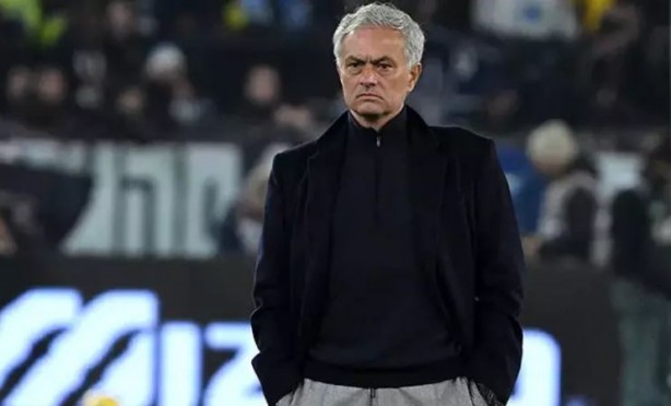 Galatasaray'dan Fenerbahçe'ye büyük çalım! Mourinho'dan flaş itiraf
