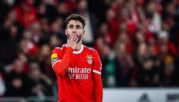 Foto - Galatasaray'dan Fenerbahçe'ye büyük çalım! Mourinho'dan flaş itiraf