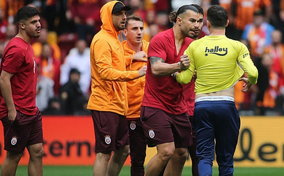Foto - Galip gelince unutulur! Ama Mert Hakan’ın yaptıkları unutulmaz ki… Mourinho umarız bu oyuna gelmez hemen…