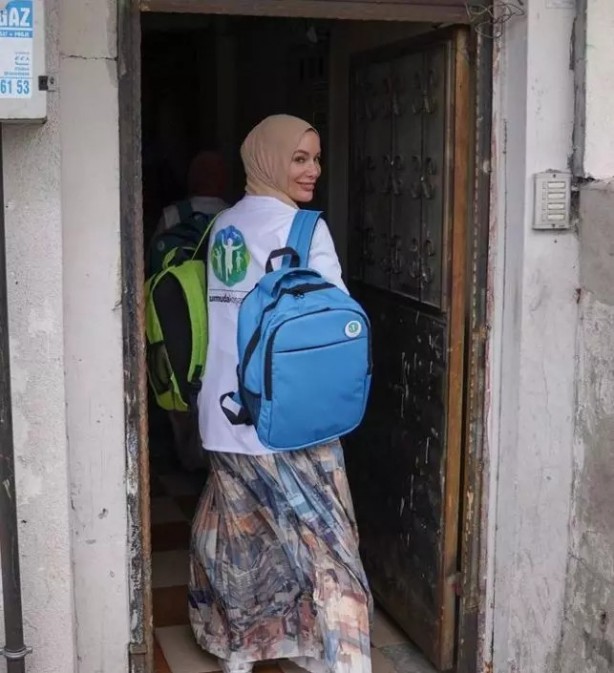 Foto - Gamze Özçelik 'Bir takım ayaklanmalar' diyerek duyurdu! Çok konuşulacak anlar