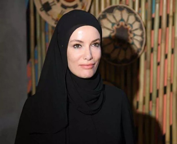 Gamze Özçelik 'Bir takım ayaklanmalar' diyerek duyurdu! Çok konuşulacak anlar