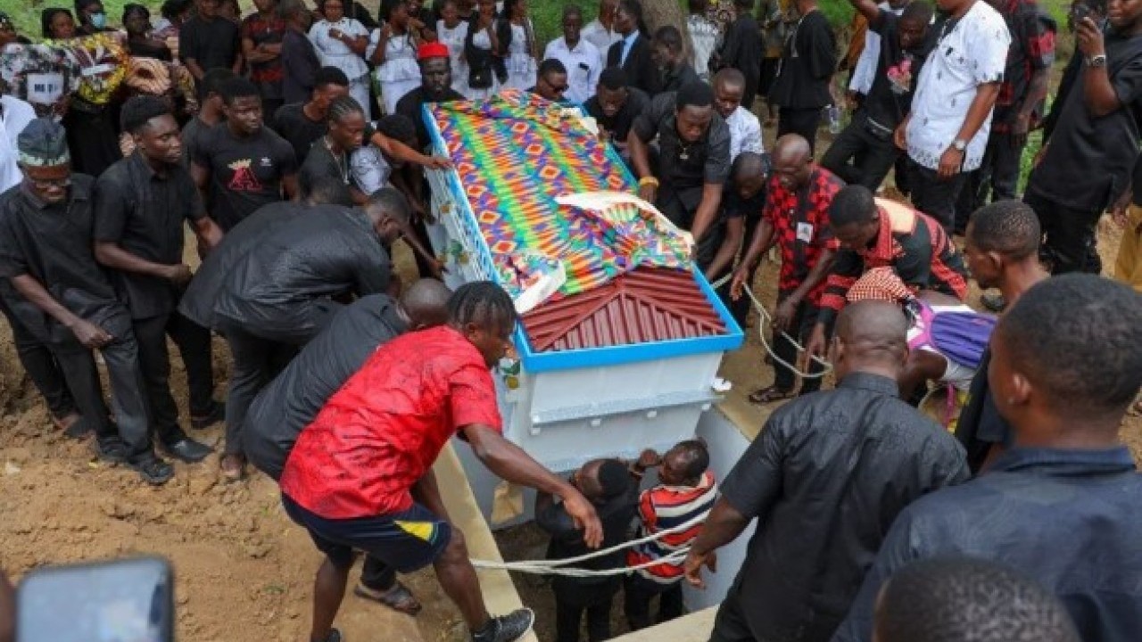 Foto - Gana’da ölüm ritüeli! Sıra dışı tabut geleneği şaşırttı