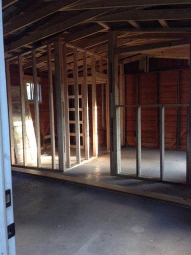 Foto - Garajı için öyle bir kapı yaptı ki...