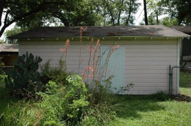 Foto - Garajı için öyle bir kapı yaptı ki...