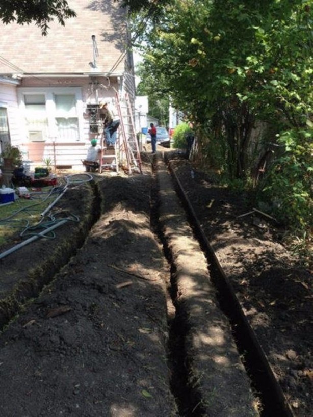 Foto - Garajı için öyle bir kapı yaptı ki...