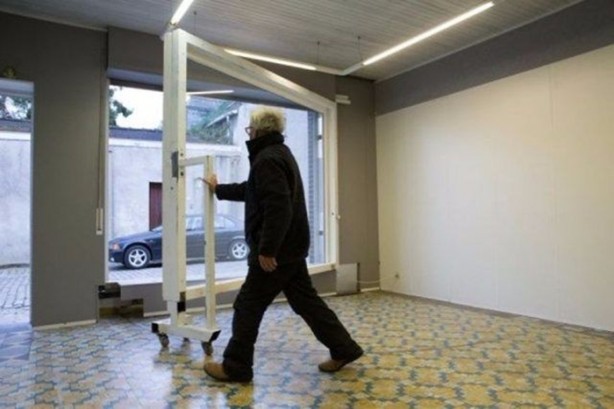 Foto - Garajı için öyle bir kapı yaptı ki...