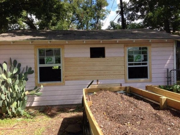 Foto - Garajı için öyle bir kapı yaptı ki...