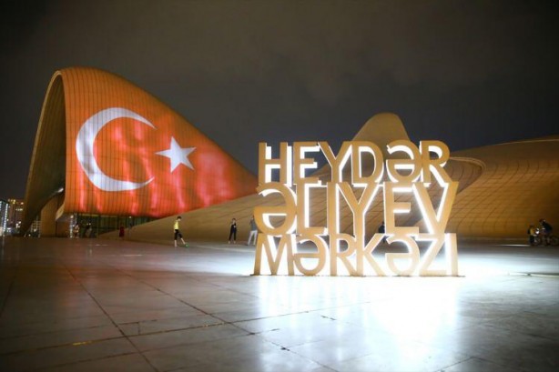 Foto - Gardaş moral verdi