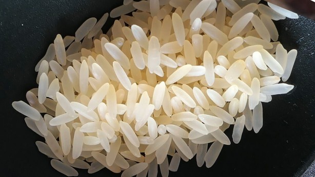 Foto - Gardırobunuza bir bardak pirinç koyun sonrasında bakın neler olacak