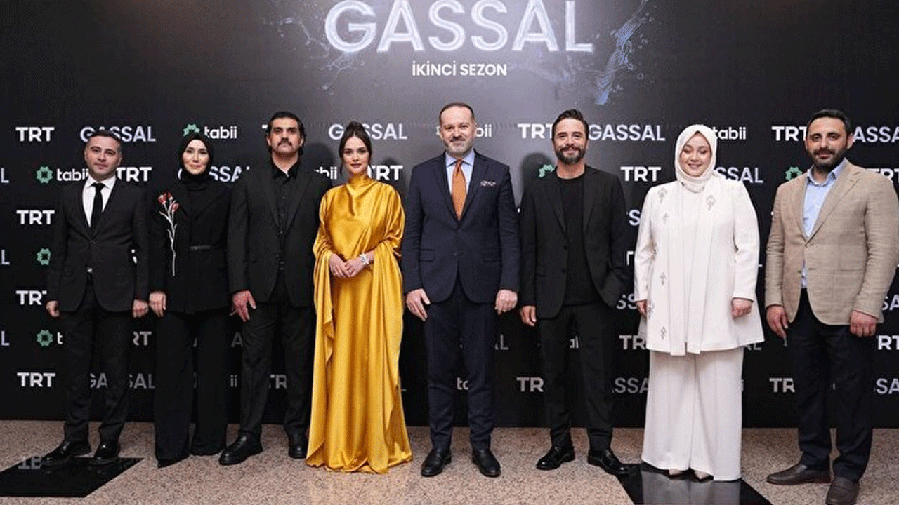 Foto - Gassal dizisinde Narin Güran sahnesi! TRT Genel Müdürü Zahid Sobacı ve Ahmet Kural gözyaşlarını tutamadı