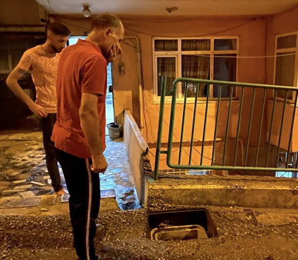 Foto - Gaz kokusu alarma geçirdi! Patlama ihtimaline karşı mahalleli sokağa döküldü