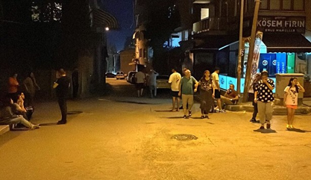 Gaz kokusu alarma geçirdi! Patlama ihtimaline karşı mahalleli sokağa döküldü