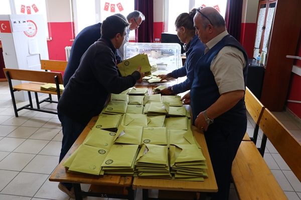 Foto - Gazeteler seçim sonuçlarını nasıl gördü? Çamur medyasında akıllara zarar manşet