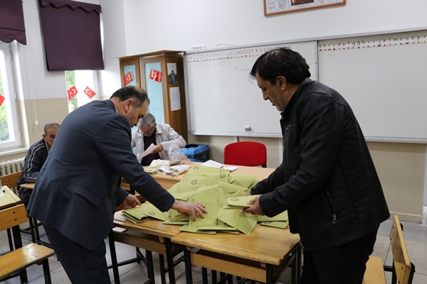 Foto - Gazeteler seçim sonuçlarını nasıl gördü? Çamur medyasında akıllara zarar manşet