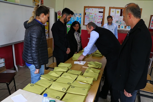 Gazeteler seçim sonuçlarını nasıl gördü? Çamur medyasında akıllara zarar manşet