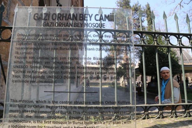 Foto - Gazi Orhan Bey Camii