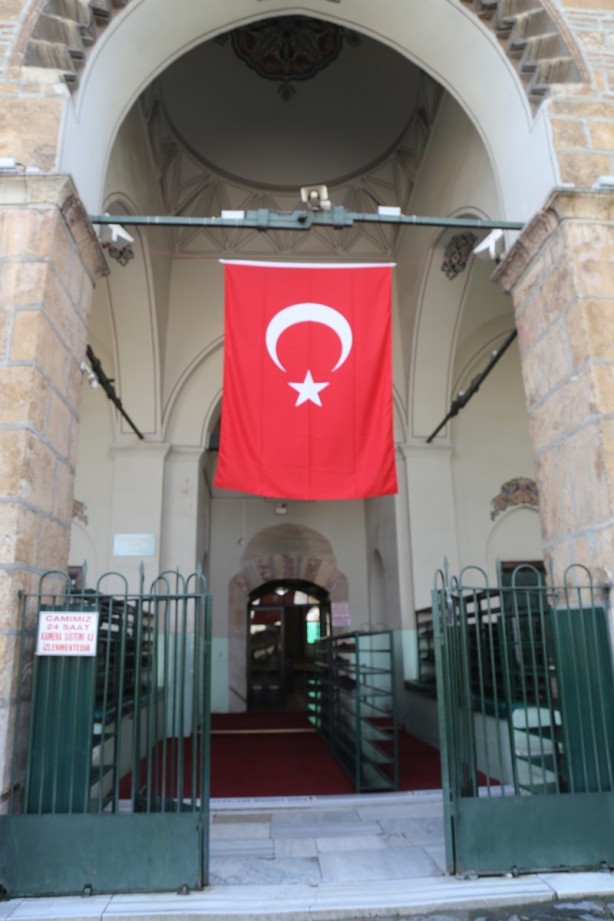 Foto - Gazi Orhan Bey Camii