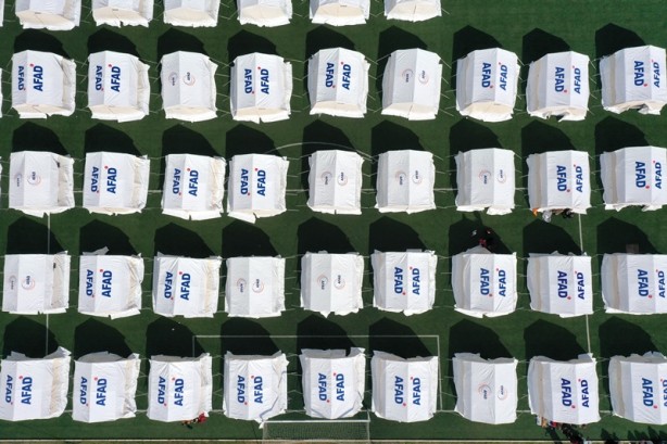 Foto - Gaziantep-İslahiye'de depremzedeler için çadır kuruldu