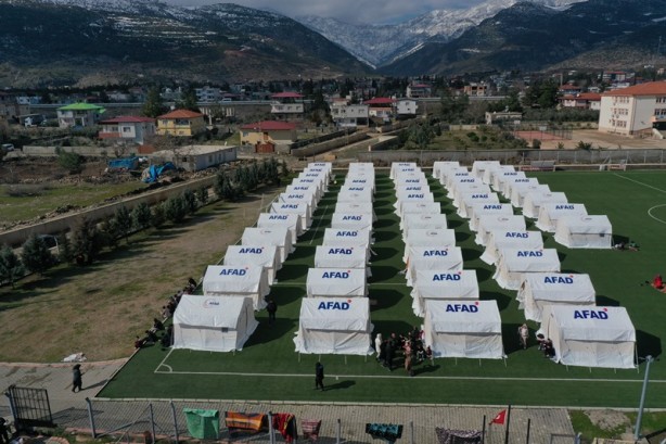 Gaziantep-İslahiye'de depremzedeler için çadır kuruldu