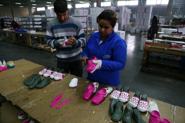 Foto - Gaziantep üretiyor, Avrupa giyiyor