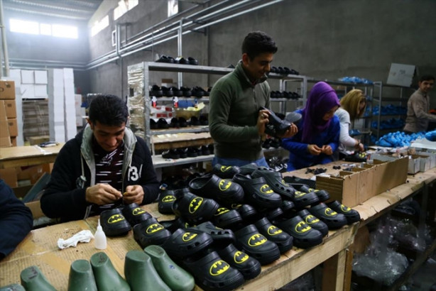 Foto - Gaziantep üretiyor, Avrupa giyiyor