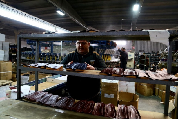 Foto - Gaziantep üretiyor, Avrupa giyiyor