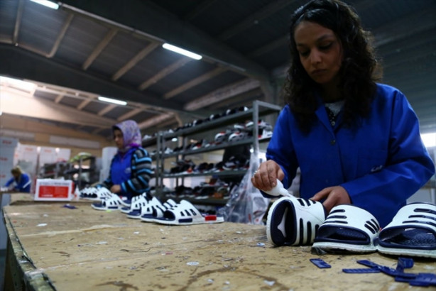 Foto - Gaziantep üretiyor, Avrupa giyiyor