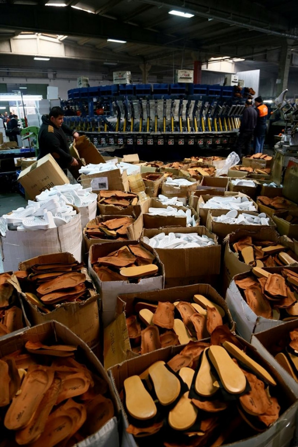 Foto - Gaziantep üretiyor, Avrupa giyiyor