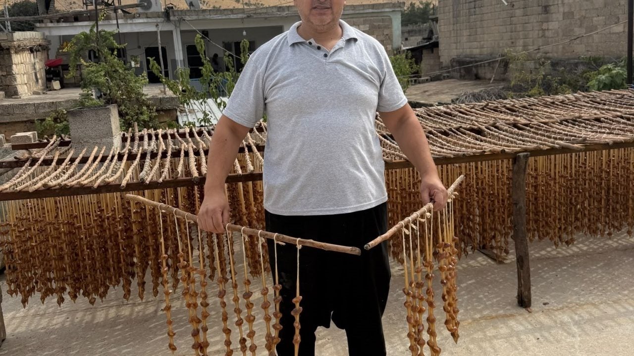Foto - Gaziantep'te bu yöntem ile elde edilen üzüm suyunu cevizli sucuk ve bastık yapımında birçok kişi kullanıyor