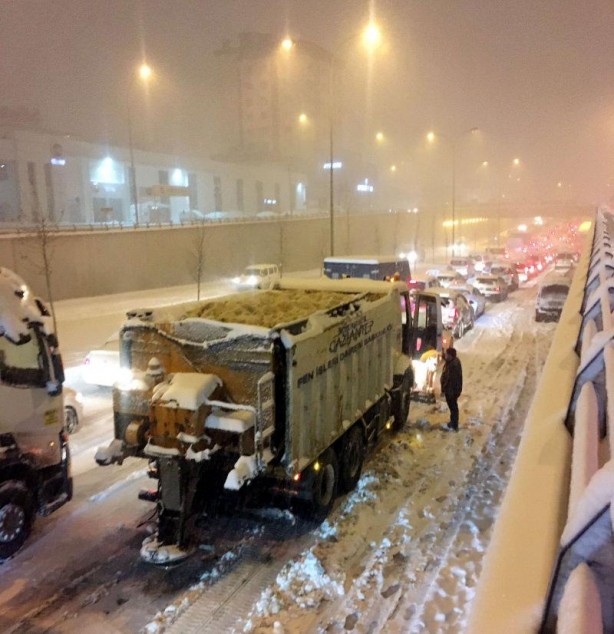 Foto - Gaziantep'te hayat durdu! 2 bin kişi kurtarıldı