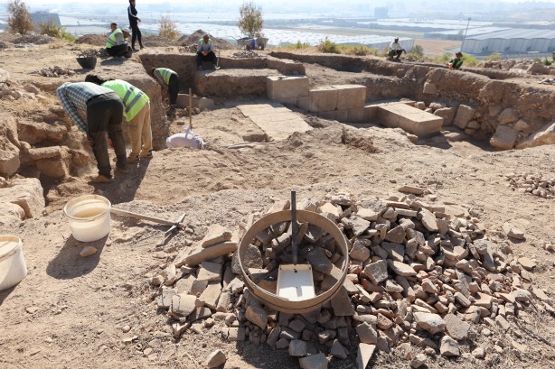 Foto - Gaziantep'teki Dülük Antik Kenti! Bölgenin en önemli tarihi yeri: 3 yıl mühür baskı 5 bin civarında!