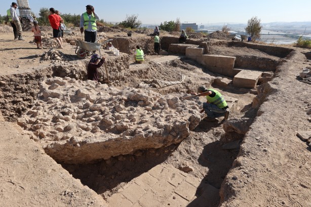 Foto - Gaziantep'teki Dülük Antik Kenti! Bölgenin en önemli tarihi yeri: 3 yıl mühür baskı 5 bin civarında!