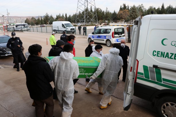 Foto - Günün en acı haberi Gaziantep'ten geldi! Sobadan sızan gazdan zehirlenen anne ve bebeği hayatını kaybetti