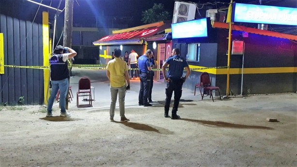 Foto - Gazinodan çıkanlara rastgele ateş etti